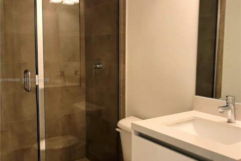 House in Doral, Florida 5 bedrooms, 336.68 sq.m. № 2029028 - photo 30