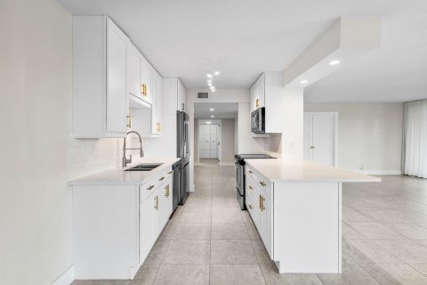 Copropriété à louer à Boca Raton, Floride: 3 chambres, 160.72 m2 № 2402372 - photo 2