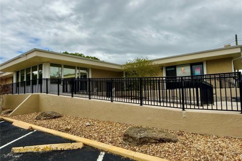 Commercial property in Rockledge, Florida 584.54 sq.m. № 2099521 - photo 9