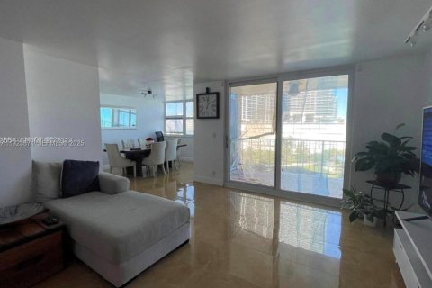 Copropriété à louer à Hallandale Beach, Floride: 2 chambres, 133.78 m2 № 1991483 - photo 3