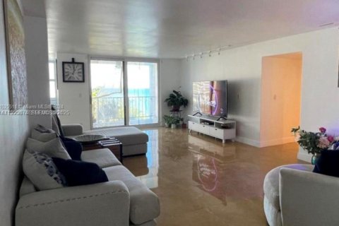 Copropriété à louer à Hallandale Beach, Floride: 2 chambres, 133.78 m2 № 1991483 - photo 4