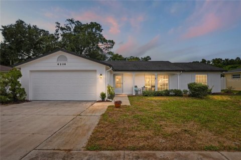 Villa ou maison à Holiday, Floride 3 chambres, 204.29 m2 № 2403163