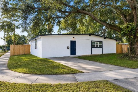 Villa ou maison à Tampa, Floride 4 chambres, 132.66 m2 № 2334268
