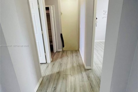 Снять в аренду таунхаус в Хомстед, Флорида 3 спальни, 155.98м2, № 1985920 - фото 18