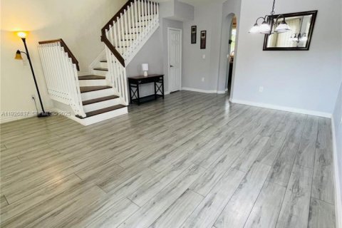 Снять в аренду таунхаус в Хомстед, Флорида 3 спальни, 155.98м2, № 1985920 - фото 8