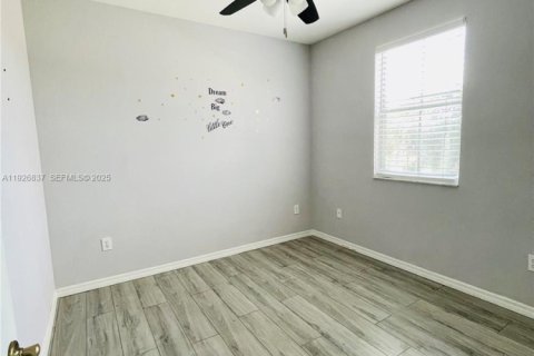 Снять в аренду таунхаус в Хомстед, Флорида 3 спальни, 155.98м2, № 1985920 - фото 27