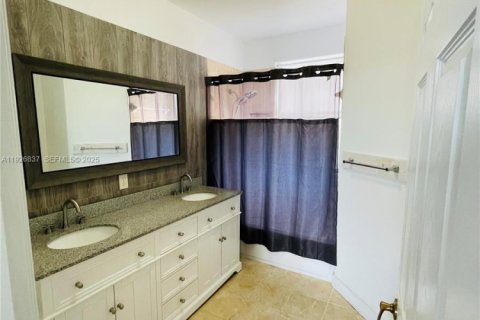 Снять в аренду таунхаус в Хомстед, Флорида 3 спальни, 155.98м2, № 1985920 - фото 23