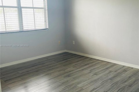 Снять в аренду таунхаус в Хомстед, Флорида 3 спальни, 155.98м2, № 1985920 - фото 21