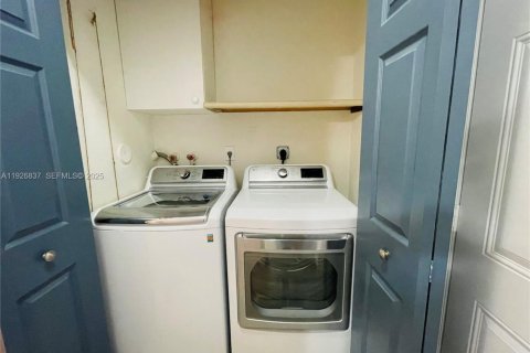 Снять в аренду таунхаус в Хомстед, Флорида 3 спальни, 155.98м2, № 1985920 - фото 15