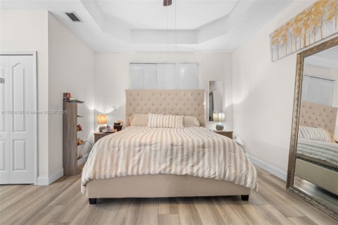 House in Miami, Florida 3 bedrooms, 167.22 sq.m. № 1971431 - photo 23