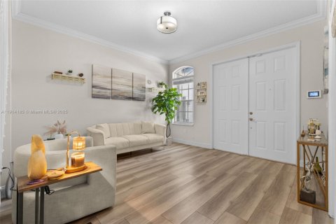 House in Miami, Florida 3 bedrooms, 167.22 sq.m. № 1971431 - photo 4