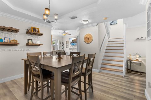 House in Miami, Florida 3 bedrooms, 167.22 sq.m. № 1971431 - photo 7