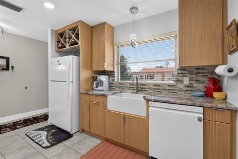 Copropriété à vendre à Sarasota, Floride: 2 chambres, 109.44 m2 № 2259559 - photo 22