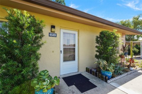 Copropriété à vendre à Sarasota, Floride: 2 chambres, 109.44 m2 № 2259559 - photo 17