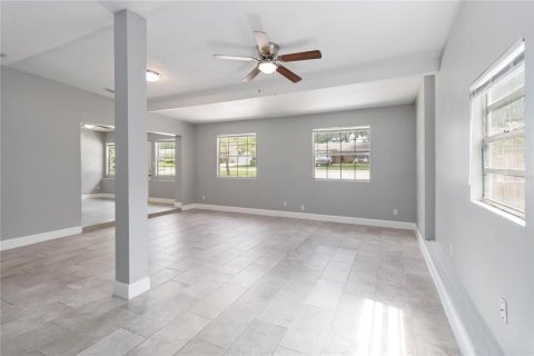 House in Maitland, Florida 3 bedrooms, 171.68 sq.m. № 1832662 - photo 9