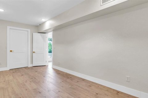 House in Winter Haven, Florida 4 bedrooms, 244.61 sq.m. № 1793371 - photo 30