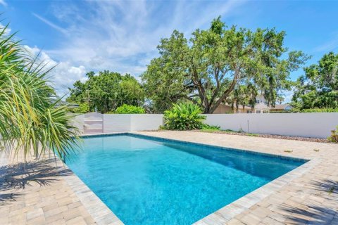 House in Winter Haven, Florida 4 bedrooms, 244.61 sq.m. № 1793371 - photo 7