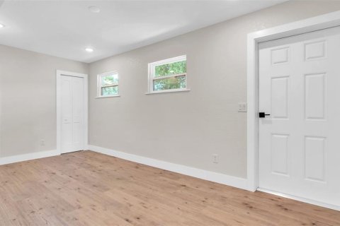 House in Winter Haven, Florida 4 bedrooms, 244.61 sq.m. № 1793371 - photo 29