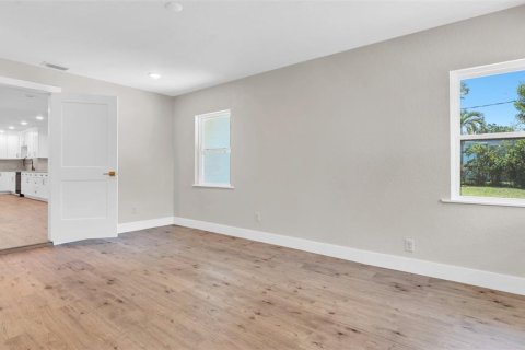 House in Winter Haven, Florida 4 bedrooms, 244.61 sq.m. № 1793371 - photo 28