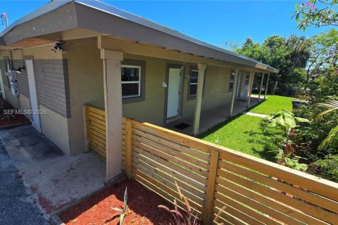 Commercial property in West Palm Beach, Florida 145.67 sq.m. № 2341310
