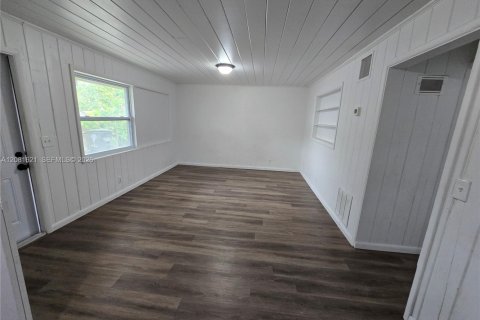 Commercial property in West Palm Beach, Florida 145.67 sq.m. № 2341310 - photo 7