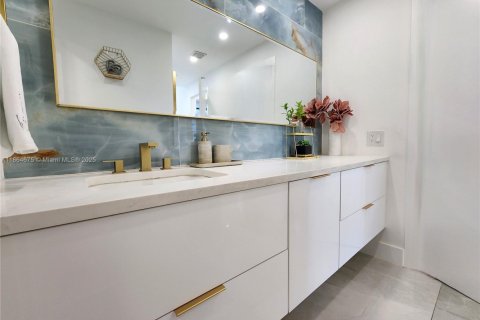 Снять в аренду кондоминиум в Холливуд, Флорида 2 спальни, 103.12м2, № 1892780 - фото 14