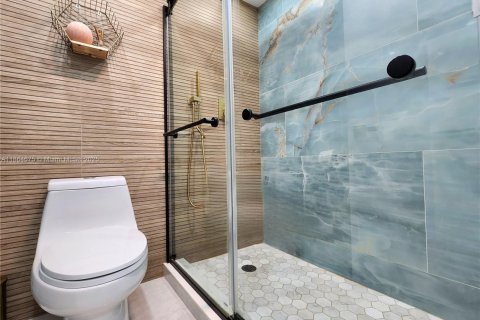 Снять в аренду кондоминиум в Холливуд, Флорида 2 спальни, 103.12м2, № 1892780 - фото 15