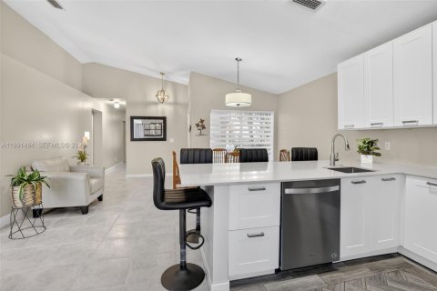 Villa ou maison à vendre à Weston, Floride: 4 chambres, 146.04 m2 № 2058938 - photo 4