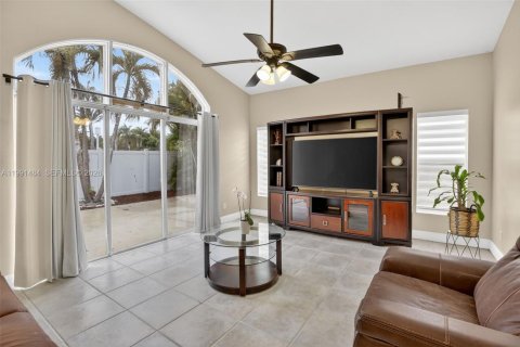 Villa ou maison à vendre à Weston, Floride: 4 chambres, 146.04 m2 № 2058938 - photo 15