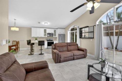 Villa ou maison à vendre à Weston, Floride: 4 chambres, 146.04 m2 № 2058938 - photo 6