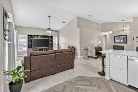 Villa ou maison à vendre à Weston, Floride: 4 chambres, 146.04 m2 № 2058938 - photo 17