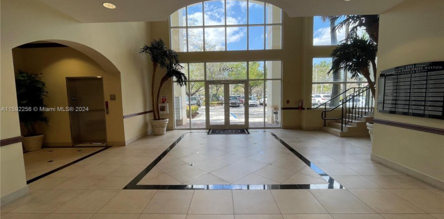 Oficina en Weston, Florida № 1183658