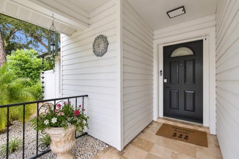 House in Brandon, Florida 4 bedrooms, 169.64 sq.m. № 2354995 - photo 4