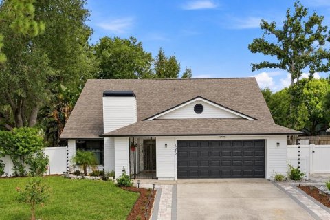 House in Brandon, Florida 4 bedrooms, 169.64 sq.m. № 2354995