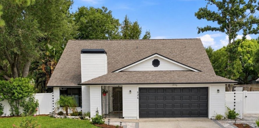 House in Brandon, Florida 4 bedrooms, 169.64 sq.m. № 2354995