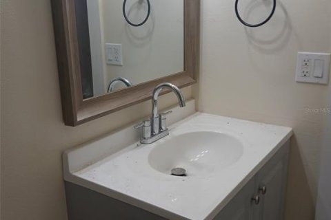 Apartamento en alquiler en Sarasota, Florida, 2 dormitorios, 801.93 m2 № 2433197 - foto 9