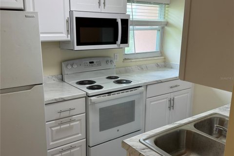 Apartamento en alquiler en Sarasota, Florida, 2 dormitorios, 801.93 m2 № 2433197 - foto 10