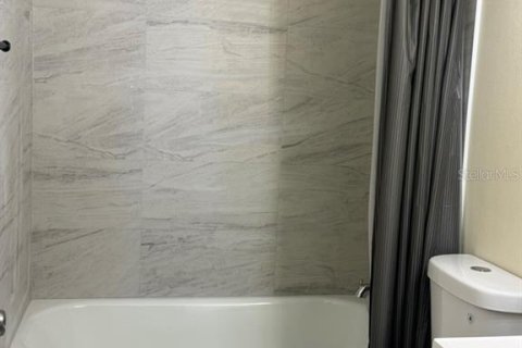 Apartamento en alquiler en Sarasota, Florida, 2 dormitorios, 801.93 m2 № 2433197 - foto 13