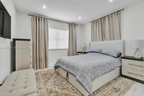 Casa en alquiler en Miami, Florida, 4 dormitorios, 207.17 m2 № 1995186 - foto 9