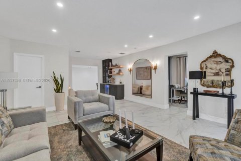 Casa en alquiler en Miami, Florida, 4 dormitorios, 207.17 m2 № 1995186 - foto 22