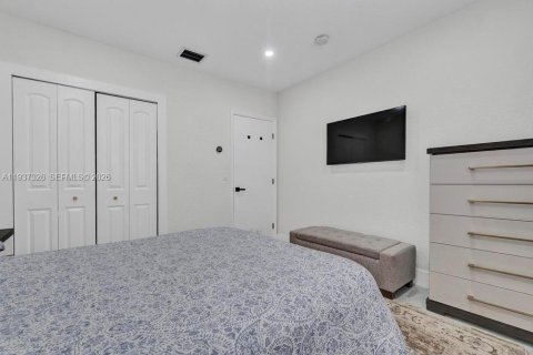 Casa en alquiler en Miami, Florida, 4 dormitorios, 207.17 m2 № 1995186 - foto 10