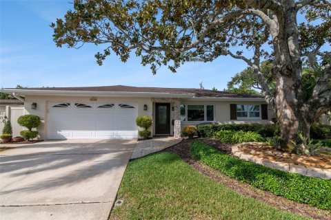 Casa en venta en Largo, Florida, 2 dormitorios, 135.82 m2 № 2386467 - foto 3