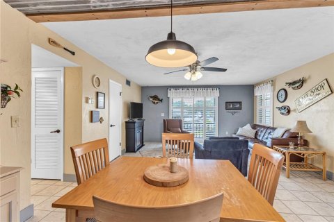 Condo in Astor, Florida, 2 bedrooms  № 2234499 - photo 6