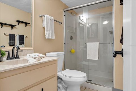 Condo in Astor, Florida, 2 bedrooms  № 2234499 - photo 16