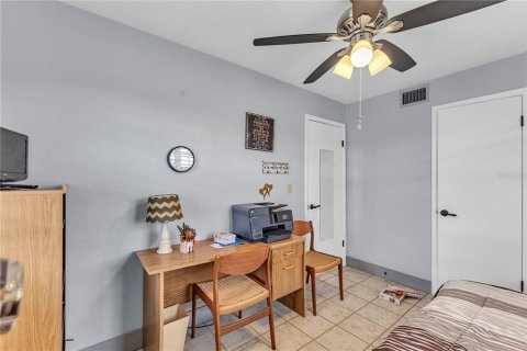Condo in Astor, Florida, 2 bedrooms  № 2234499 - photo 18