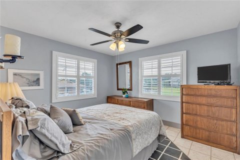 Condo in Astor, Florida, 2 bedrooms  № 2234499 - photo 10