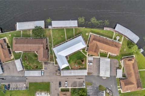 Condo in Astor, Florida, 2 bedrooms  № 2234499 - photo 25