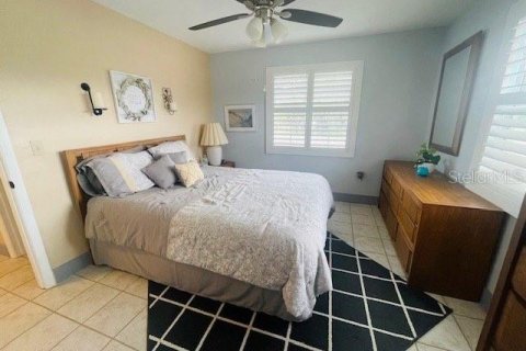 Condo in Astor, Florida, 2 bedrooms  № 2234499 - photo 13