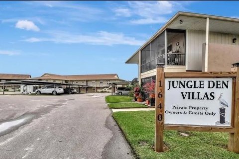 Condo in Astor, Florida, 2 bedrooms  № 2234499 - photo 3