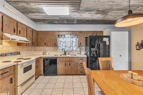Condo in Astor, Florida, 2 bedrooms  № 2234499 - photo 5